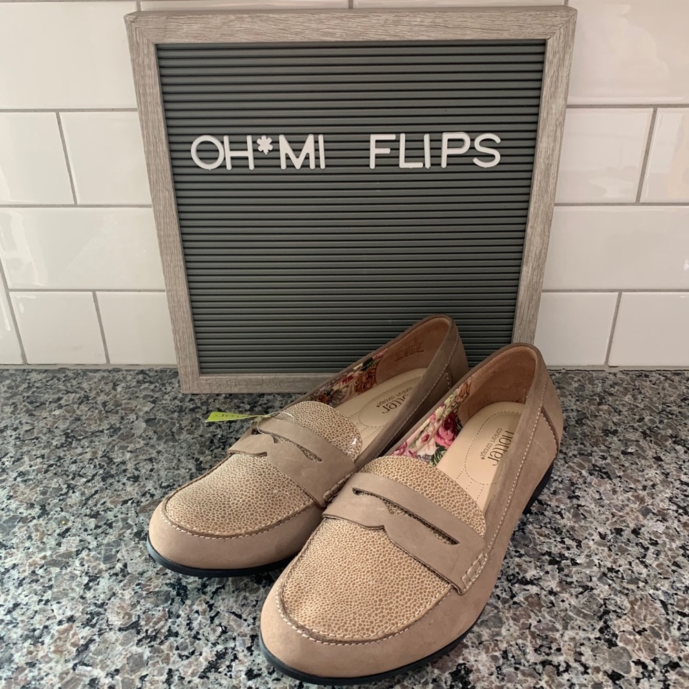Hotter Tan women’s Loafer NWT Size 9